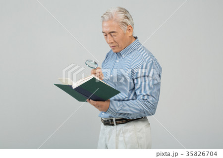 読書 高齢者 老人 35826704