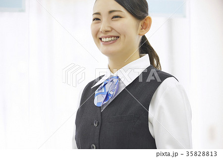 銀行　案内係 35828813