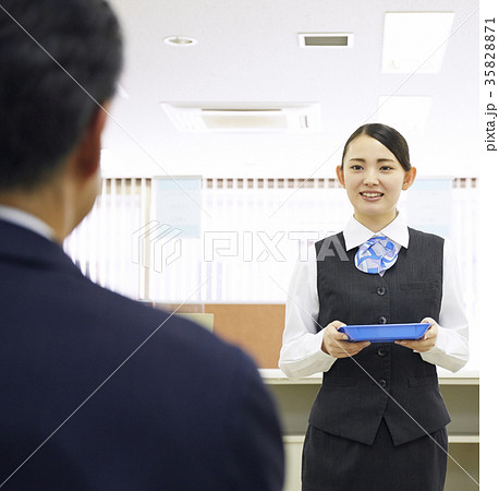 銀行 働く人 銀行 働く人 35828871