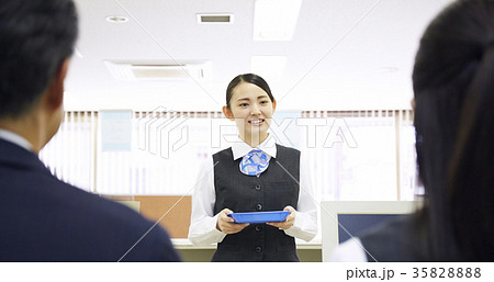 銀行 働く人 銀行 働く人 35828888