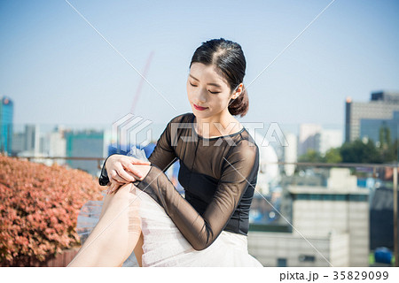 バレリーナ ダンス 若い女性 35829099