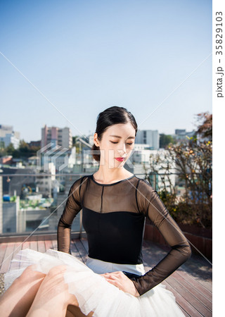 バレリーナ 女性 女 35829103