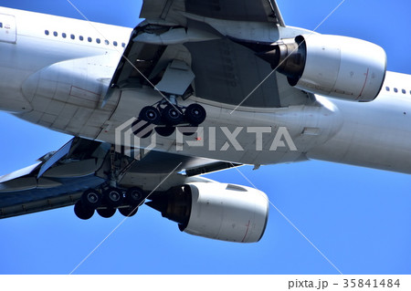 旅客機の主脚 35841484