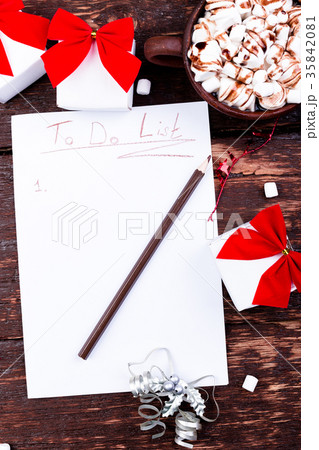 Christmas To Do List. Cup of hot cocoa Christmas To Do List. Cup of hot cocoa 35842081
