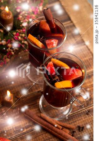 Christmas mulled wine with fruits and spices Christmas mulled wine with fruits and spices 35842136
