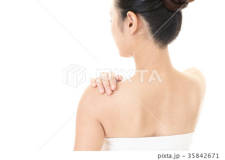 女性の後ろ姿 女性の後ろ姿 35842671