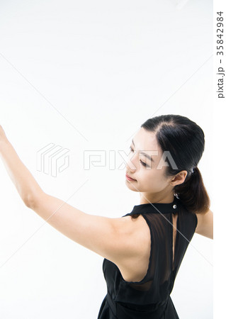バレリーナ バレエ 女性 35842984