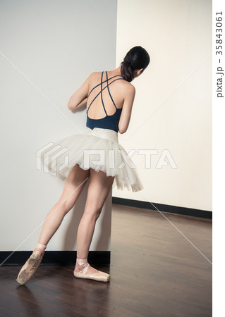 バレリーナ バレエ 女性 35843061