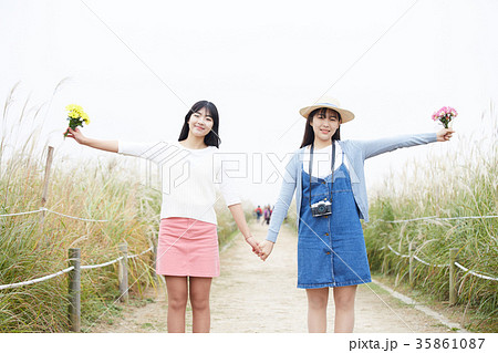 10代 女性 女 35861087