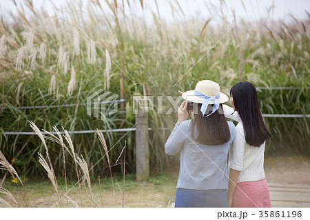 指す 指さす 写真撮影 35861196