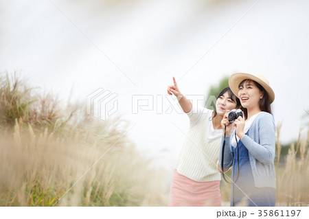 指す 指さす 写真撮影 35861197