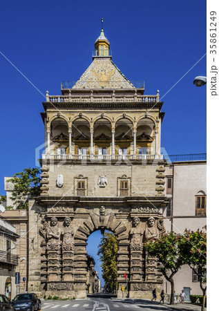 The so-called new door in the city of palermo 35861249
