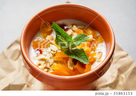 healthy breakfast 35863153