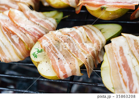 pears wrapped in bacon pears wrapped in bacon 35863208