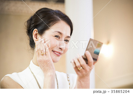 ビューティー ミドル女性 ビューティー ミドル女性 35865204