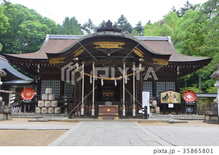 武田神社の拝殿（山梨県甲府市甲府市古府中町2611） 35865801