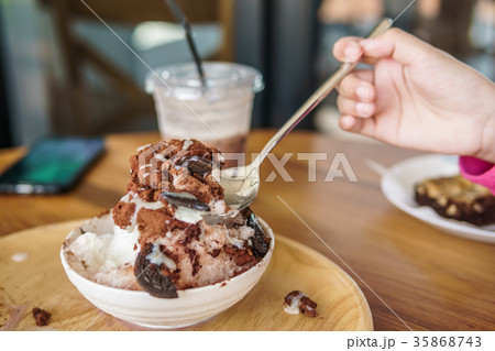 Chocolate bingsu sweet yummy Chocolate bingsu sweet yummy 35868743