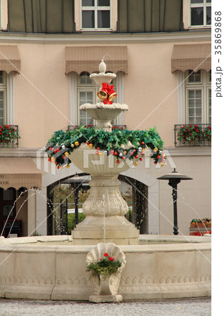 12月　華やぐ街の広場 35869868