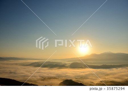 加久藤盆地の雲海 加久藤盆地の雲海 35875294