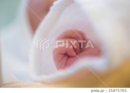新生児 生後0ヶ月 新生児 生後0ヶ月 35875763