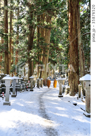 高野山奥の院参道 35876520