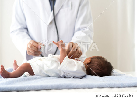 新生児　医療　イメージ 35881565