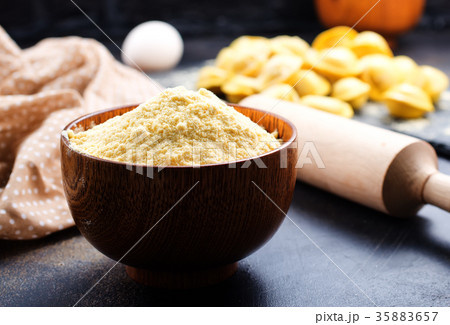 flour 35883657
