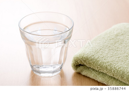水 水 35886744