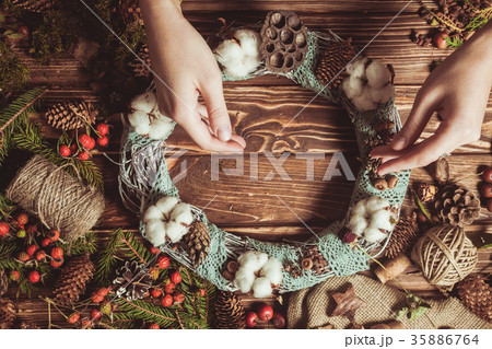Nature wreath making 35886764
