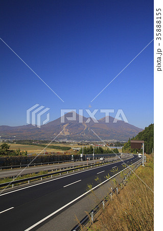 磐梯山と磐越道 35888155