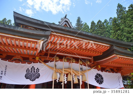 金櫻神社の拝殿（山梨県甲府市御岳町2347） 35891281