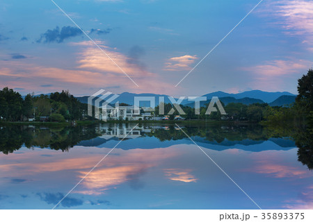 Ideal House by the lake 35893375