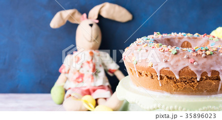 Easter cake with sugar frosting eggs bunny 35896023