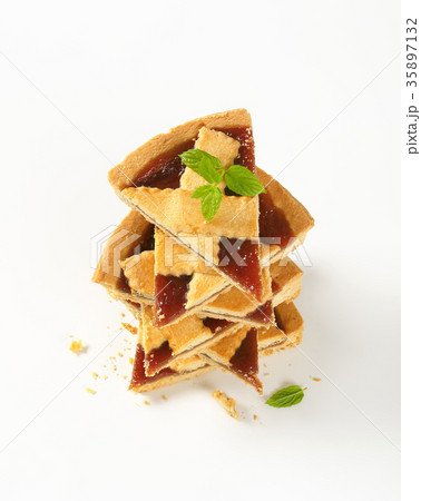 sliced strawberry jam tart 35897132
