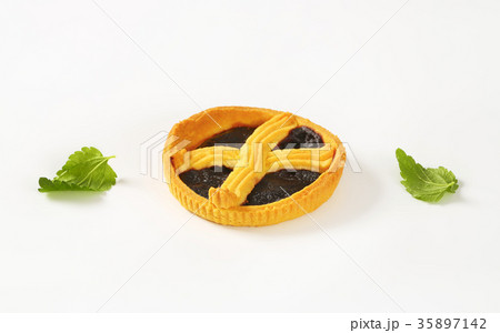 plum jam tart 35897142
