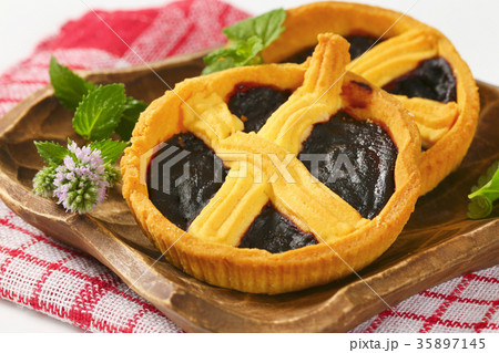 small plum jam tarts small plum jam tarts 35897145