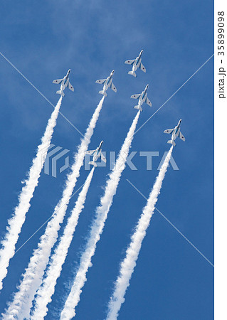 航空祭 ブルーインパルス アクロバット飛行 35899098