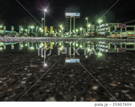 水たまりの向こう側(水たまりふれくしょん) 水たまりの向こう側(水たまりふれくしょん) 35907604