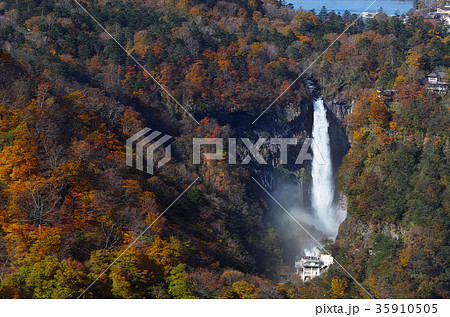 【名勝・紅葉見頃】明智平展望台から見る華厳の滝3/3(台風により水量増大) 【名勝・紅葉見頃】明智平展望台から見る華厳の滝3/3(台風により水量増大) 35910505