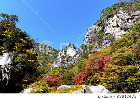 山梨県 昇仙峡 紅葉シーズン 山梨県 昇仙峡 紅葉シーズン 35912475