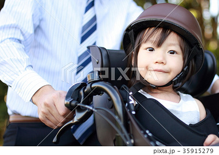 自転車 (子供 出勤 ビジネス 仕事 会社員 サラリーマン スーツ 送迎 送り 迎え 二人乗り) 35915279