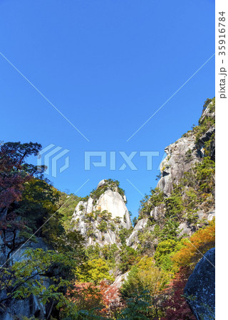 山梨県 昇仙峡 紅葉シーズン 山梨県 昇仙峡 紅葉シーズン 35916784