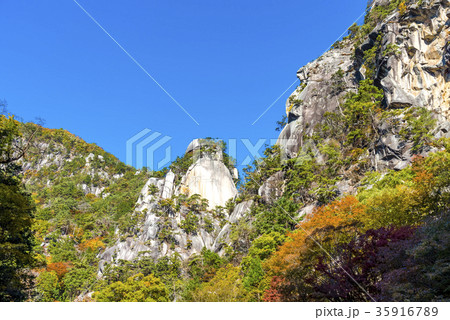 山梨県 昇仙峡 紅葉シーズン 山梨県 昇仙峡 紅葉シーズン 35916789