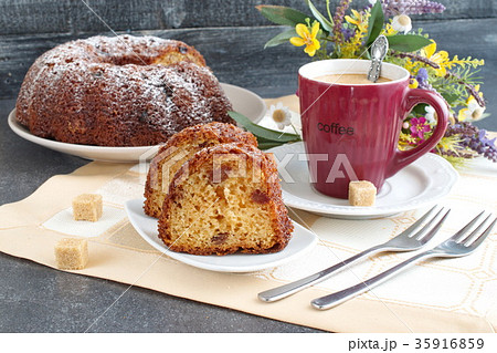 Homemade cake with raisins Homemade cake with raisins 35916859