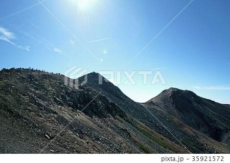 10月の乗鞍、剣ヶ峰登山(撮影地:乗鞍、剣ヶ峰登山道) 10月の乗鞍、剣ヶ峰登山(撮影地:乗鞍、剣ヶ峰登山道) 35921572
