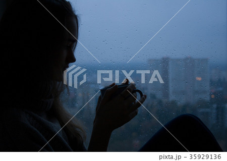 Silhouette of a young beautiful girl 35929136