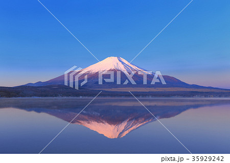 山梨_朝焼けの富士山 山梨_朝焼けの富士山 35929242