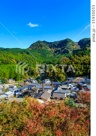 鍋島焼窯元の紅葉 佐賀県 伊万里市 鍋島焼窯元の紅葉 佐賀県 伊万里市 35930055