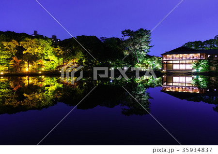 徳川園の紅葉ライトアップの写真素材