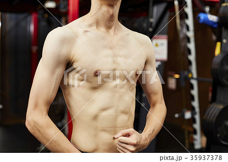 スポーツジム　 35937378